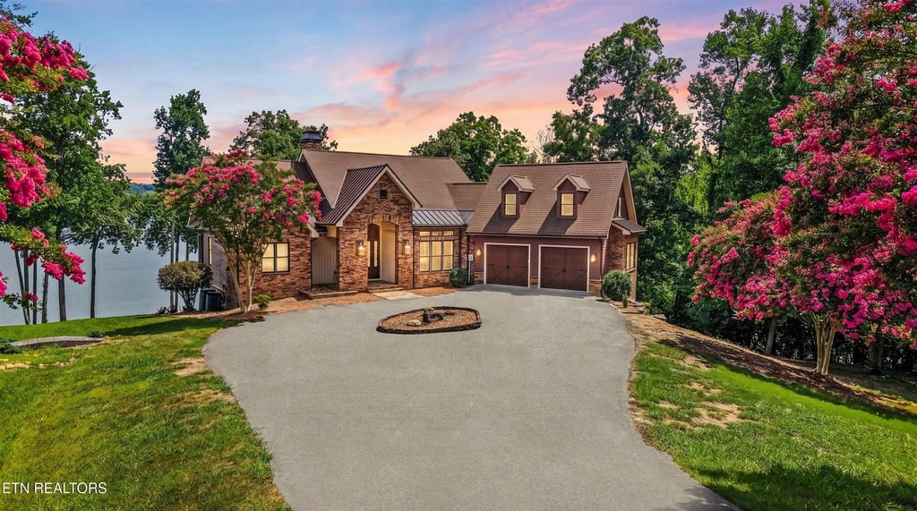 269 E Shore Drive, Rockwood