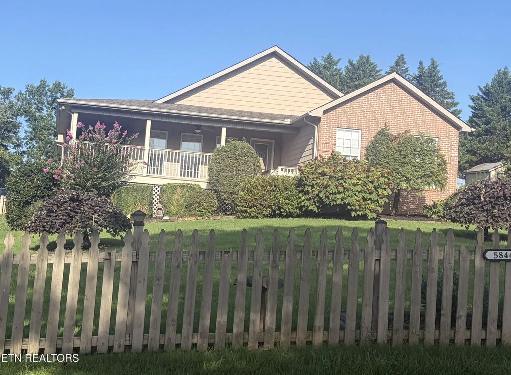 5844 Hutton Ridge Rd, Maryville