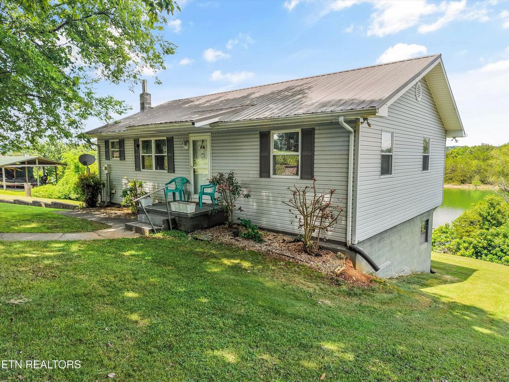 1797 Circle Lake Drive, Dandridge