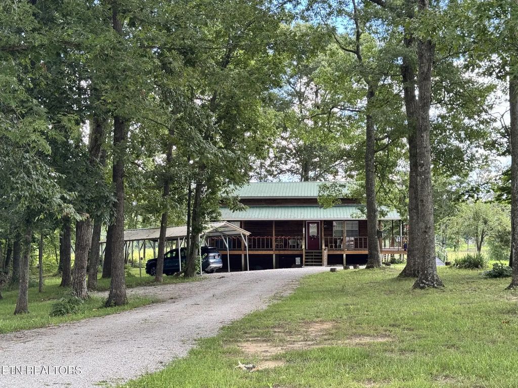 6105 S York Hwy, Clarkrange