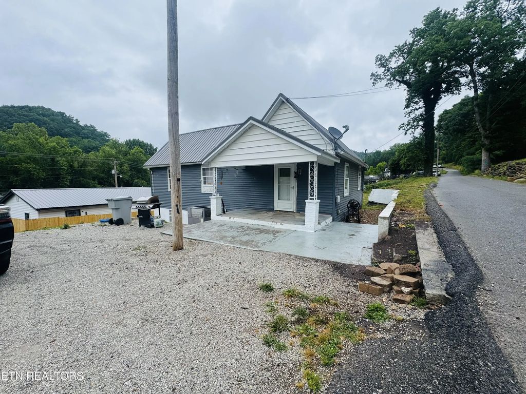 812 Andys Ridge Rd, Briceville