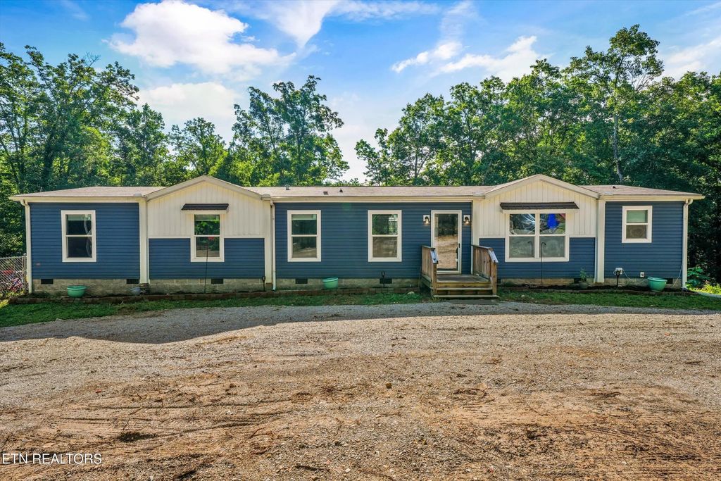282 Lawhon Farm Rd, Loudon