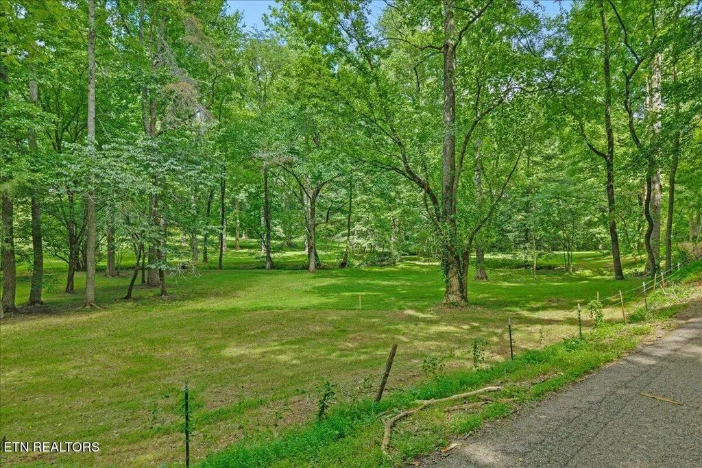 250 Brunner Rd, Sweetwater