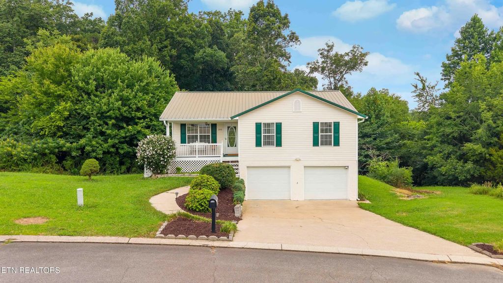 280 Shady Hollow Circle, Cleveland