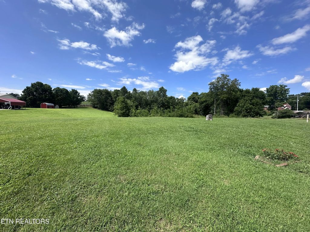 9721 Thorn Grove Pike, Strawberry Plains