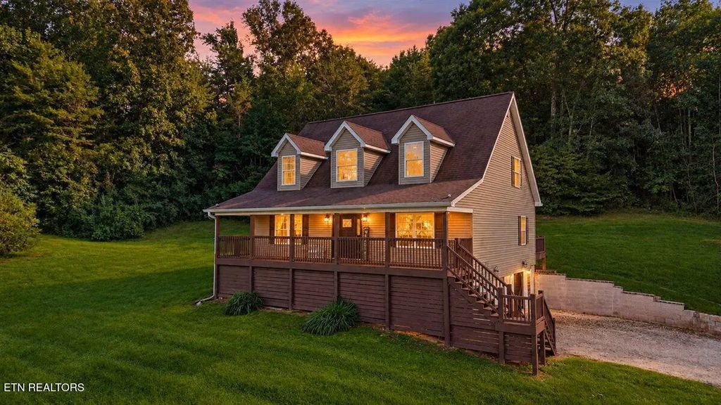 555 New Clear Branch Rd, Rocky Top