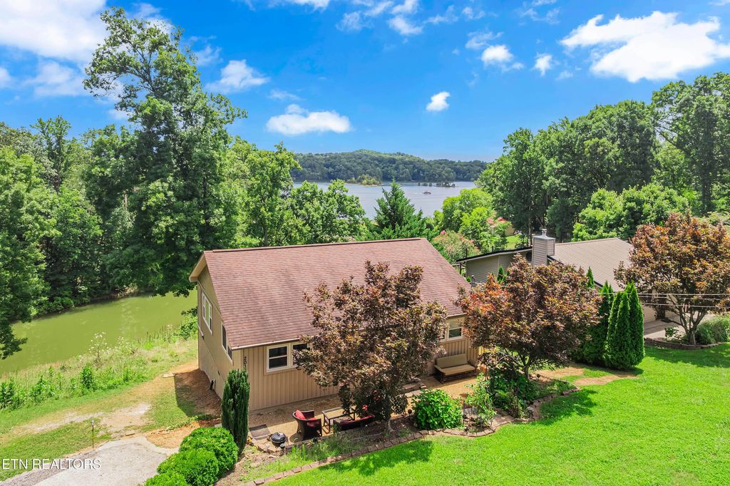 2038 Glenbrook Lane, Dandridge