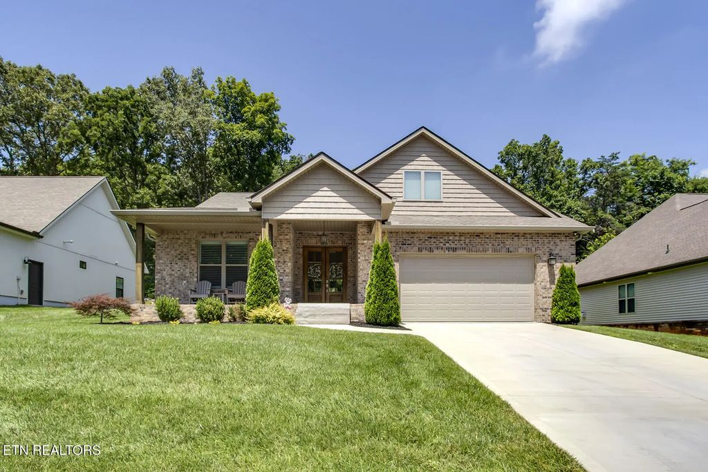 308 Okema Way, Loudon