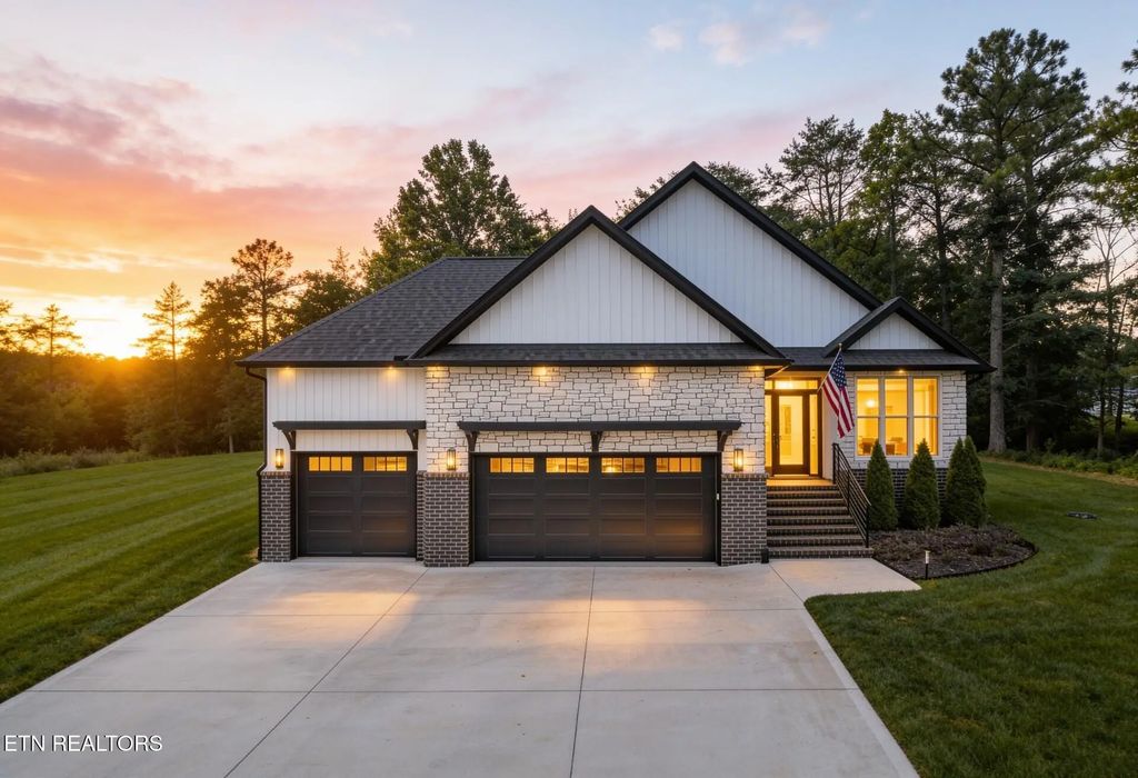 161 Dudala Way, Loudon