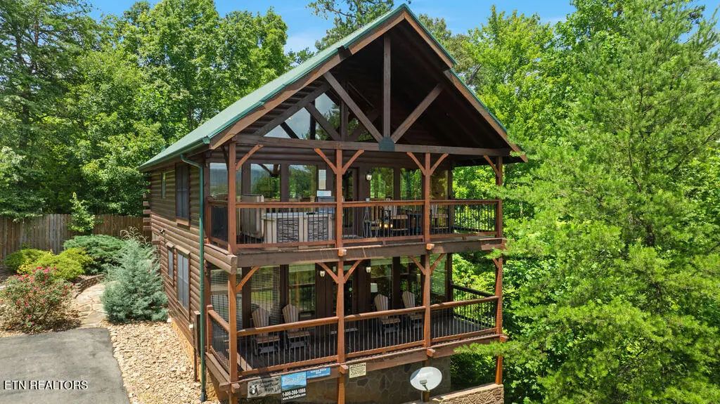 1435 Zachary Thomas Lane, Sevierville