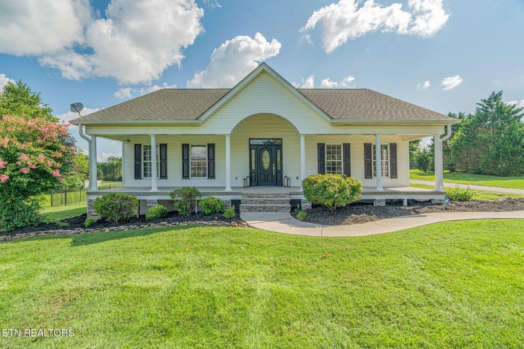 6623 Brackett Rd, Knoxville