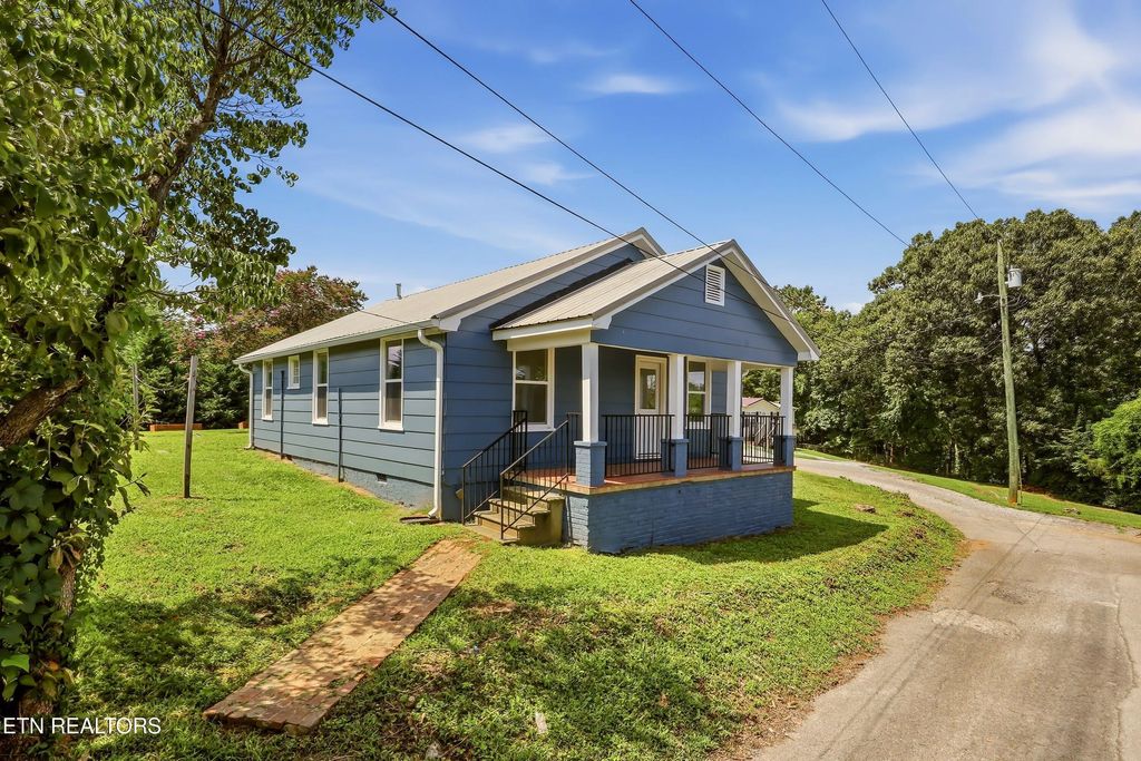 507 Pine Top St, Loudon