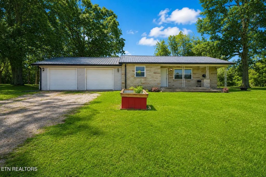 1210 Frank Campbell Rd, Jamestown