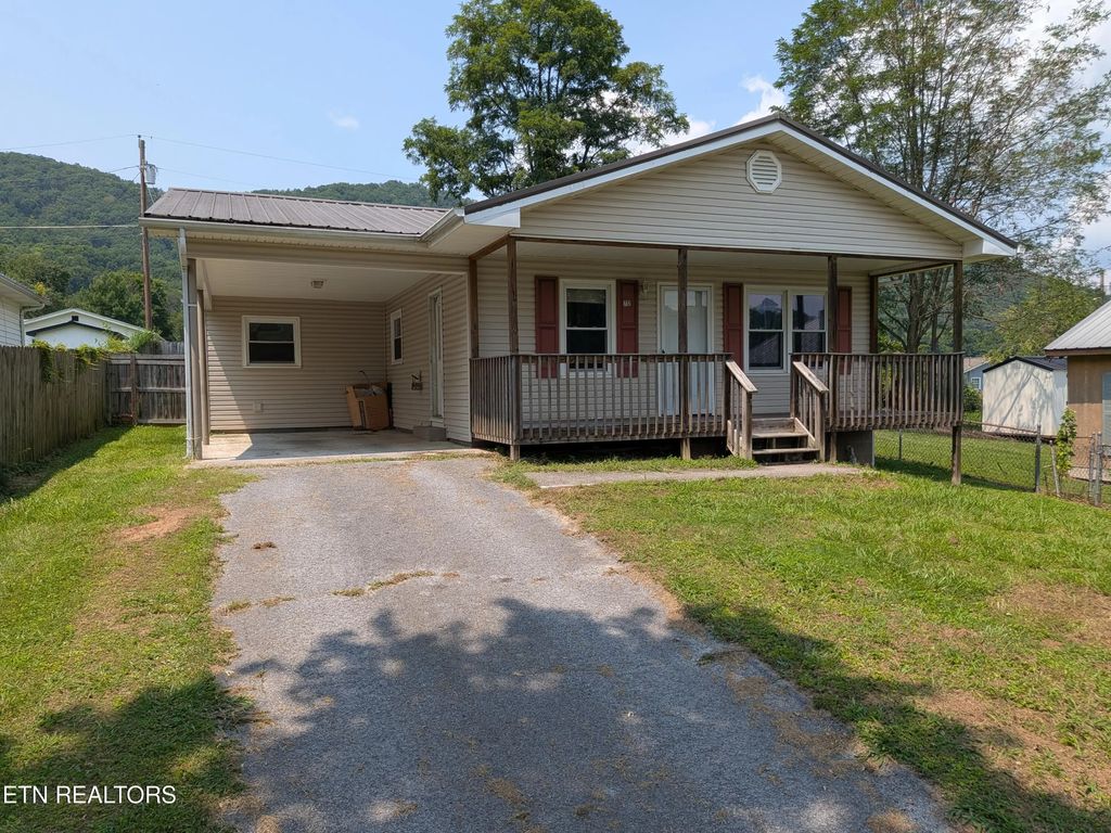 712 W Walden St, LaFollette