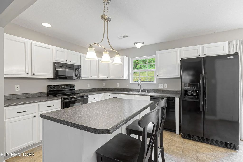 8025 Cold Stream Lane, Knoxville