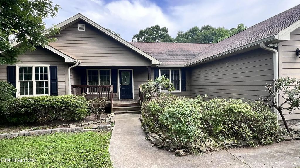 189 County Road 704, Athens