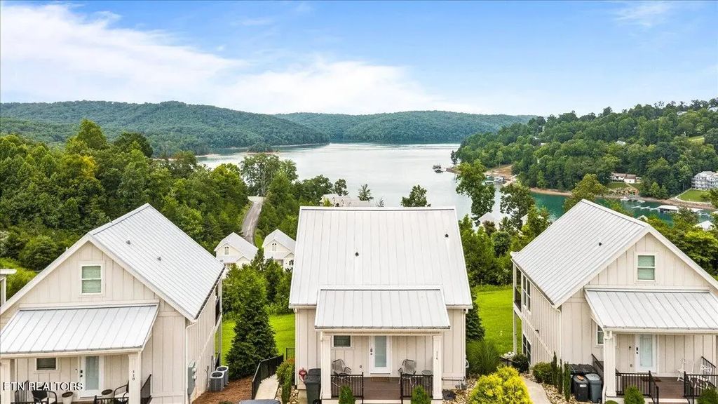 114 E Harbor View Lane, LaFollette