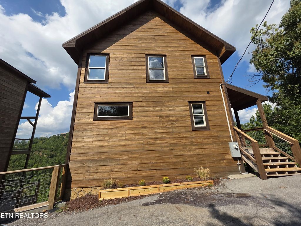 2123 Windy Lane, Sevierville