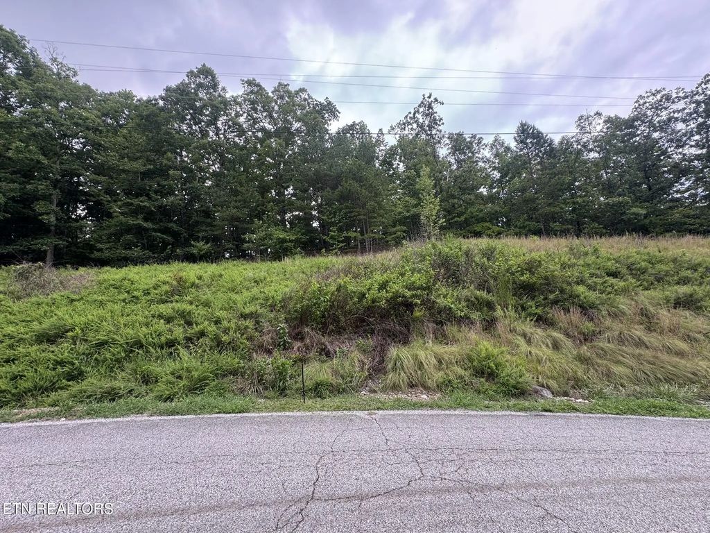 Hidden Oaks Rd, Rockwood