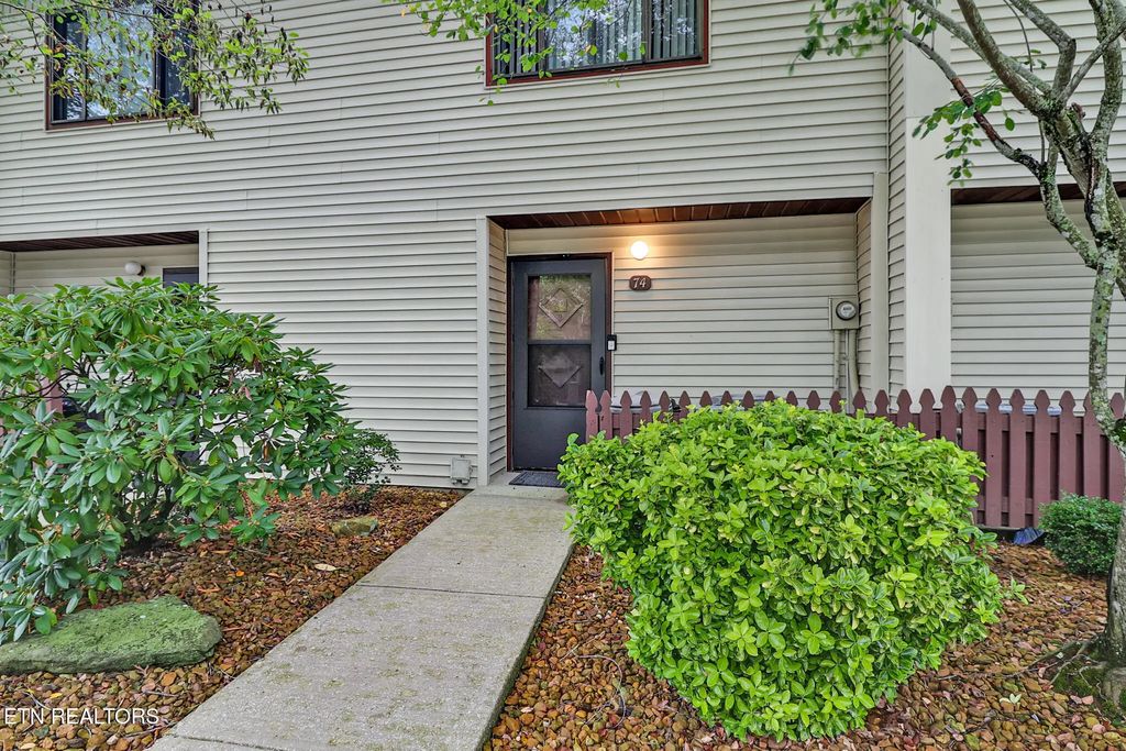 74 Wilshire Heights Drive 74, Crossville