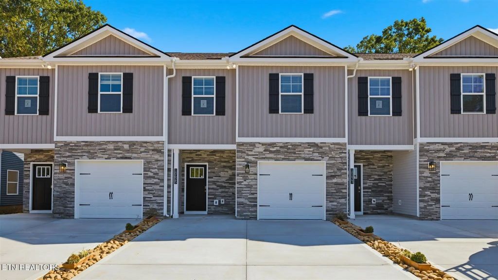 10625 High Tree Way, Knoxville