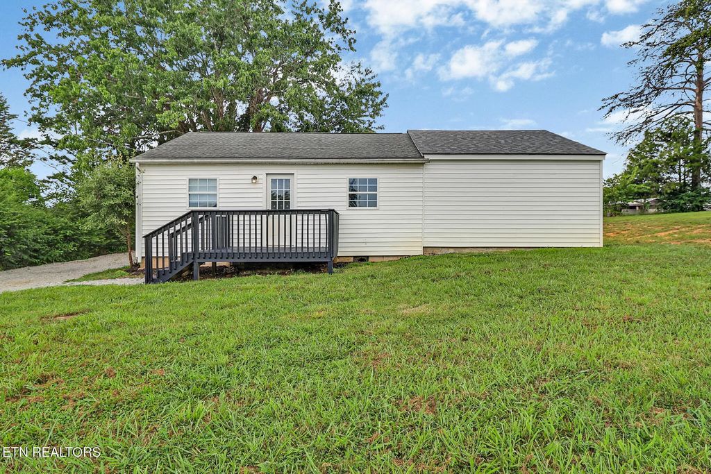138 Pond Grove Circle, Rockwood