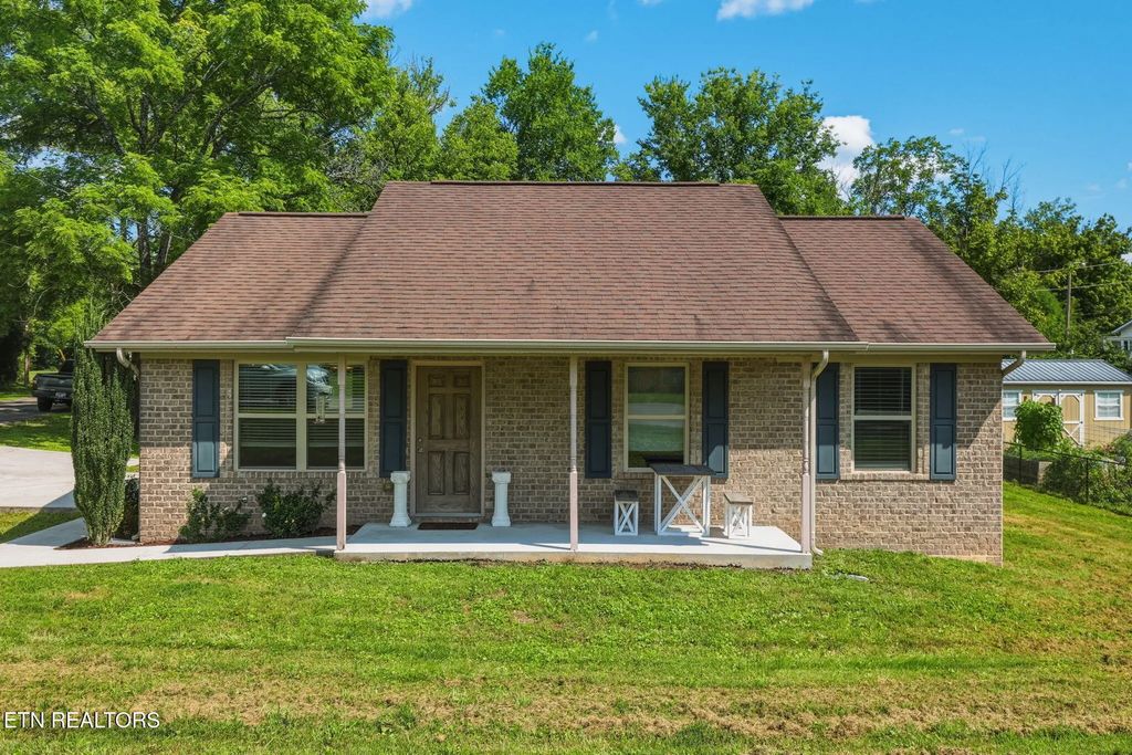 623 Hendrickson St, Clinton