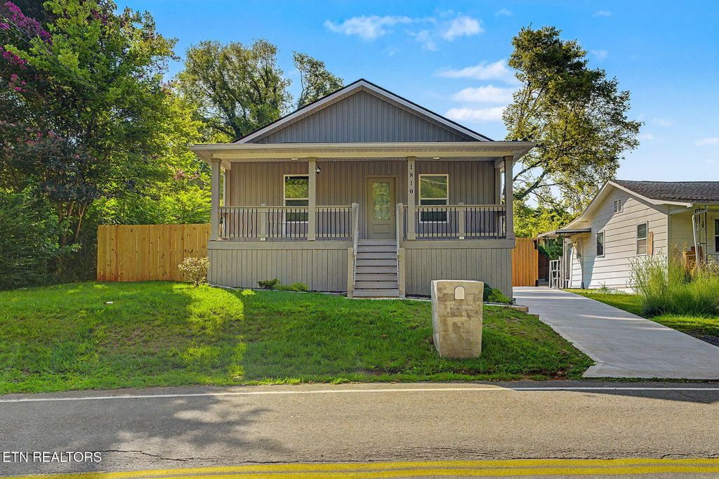 1810 Reynolds St, Knoxville