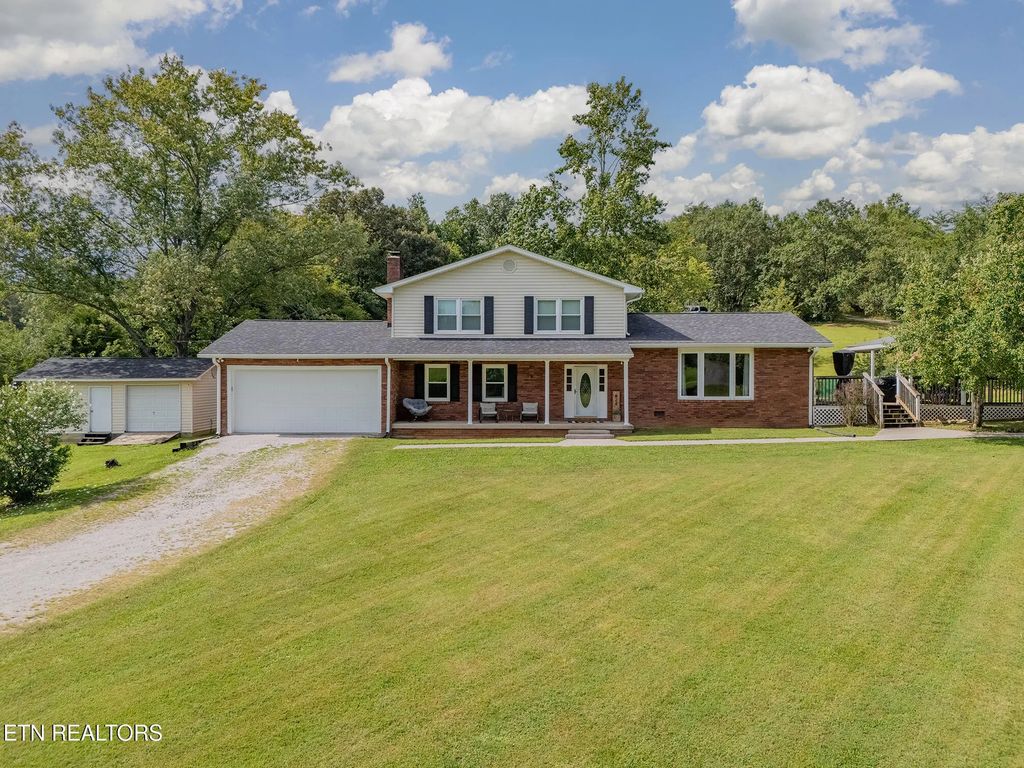 624 Back Valley Rd, Oliver Springs