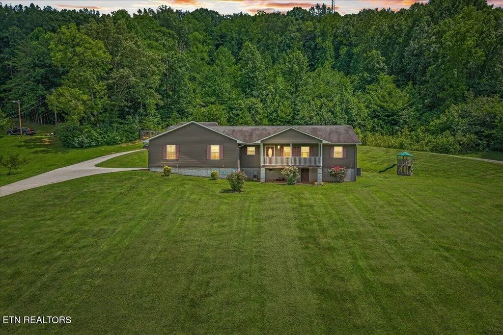 251 County Road 67, Riceville