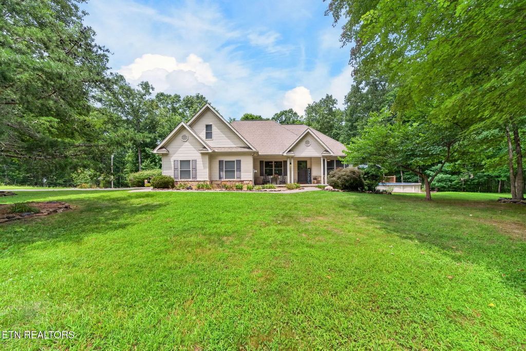 317 Georgee Rd, Jamestown
