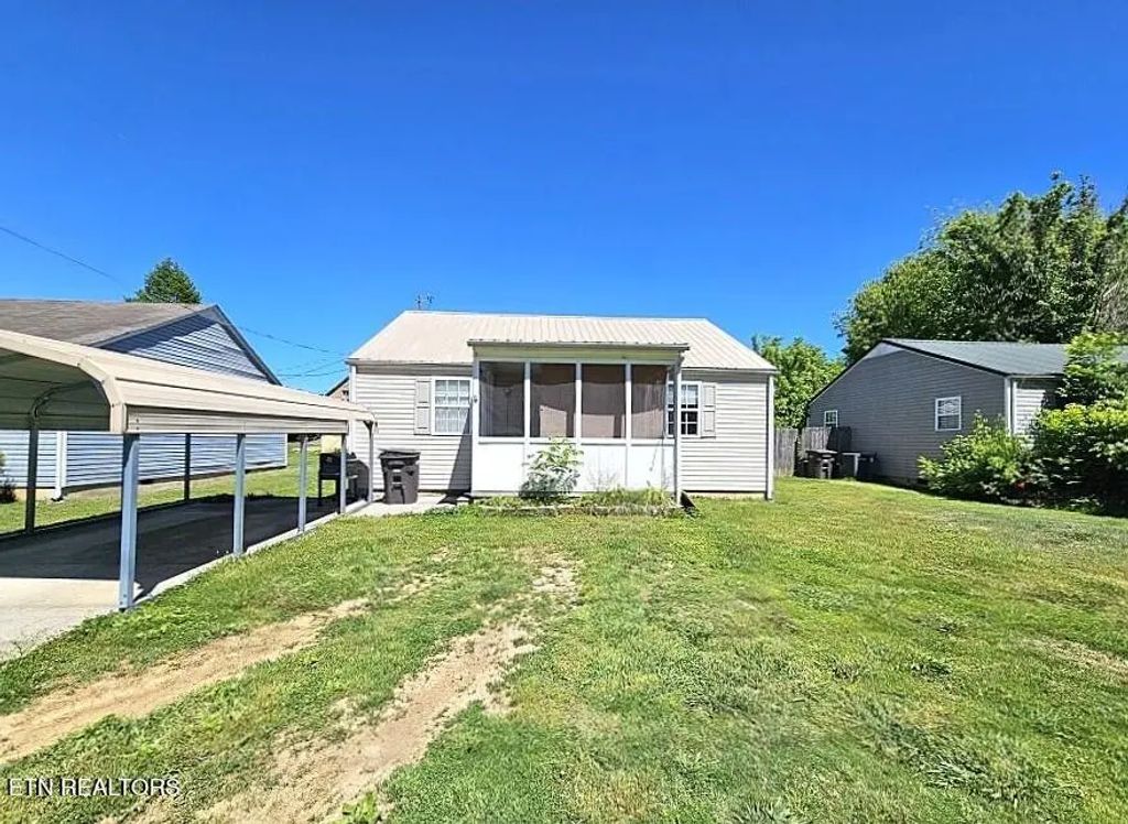 577 Monroe St, Madisonville
