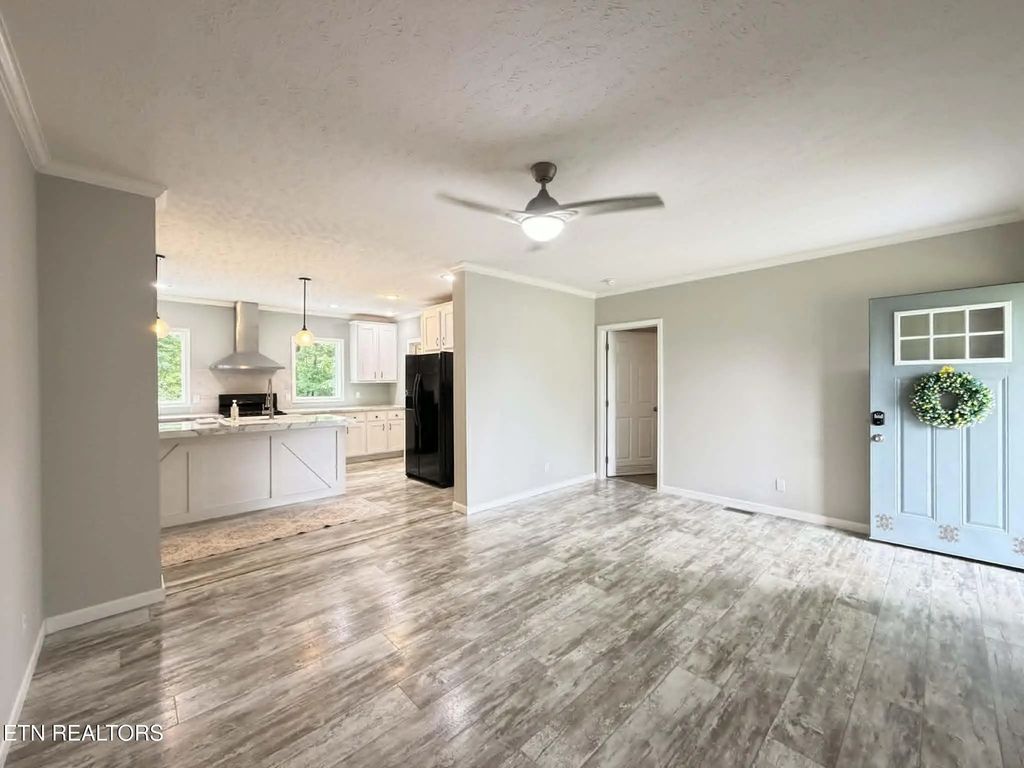 381 Dixon Rd, Crossville