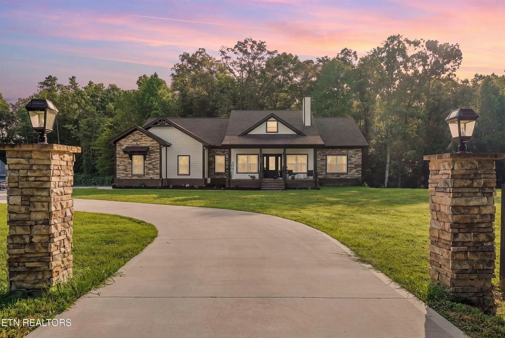964 Deerwood Drive, Dandridge