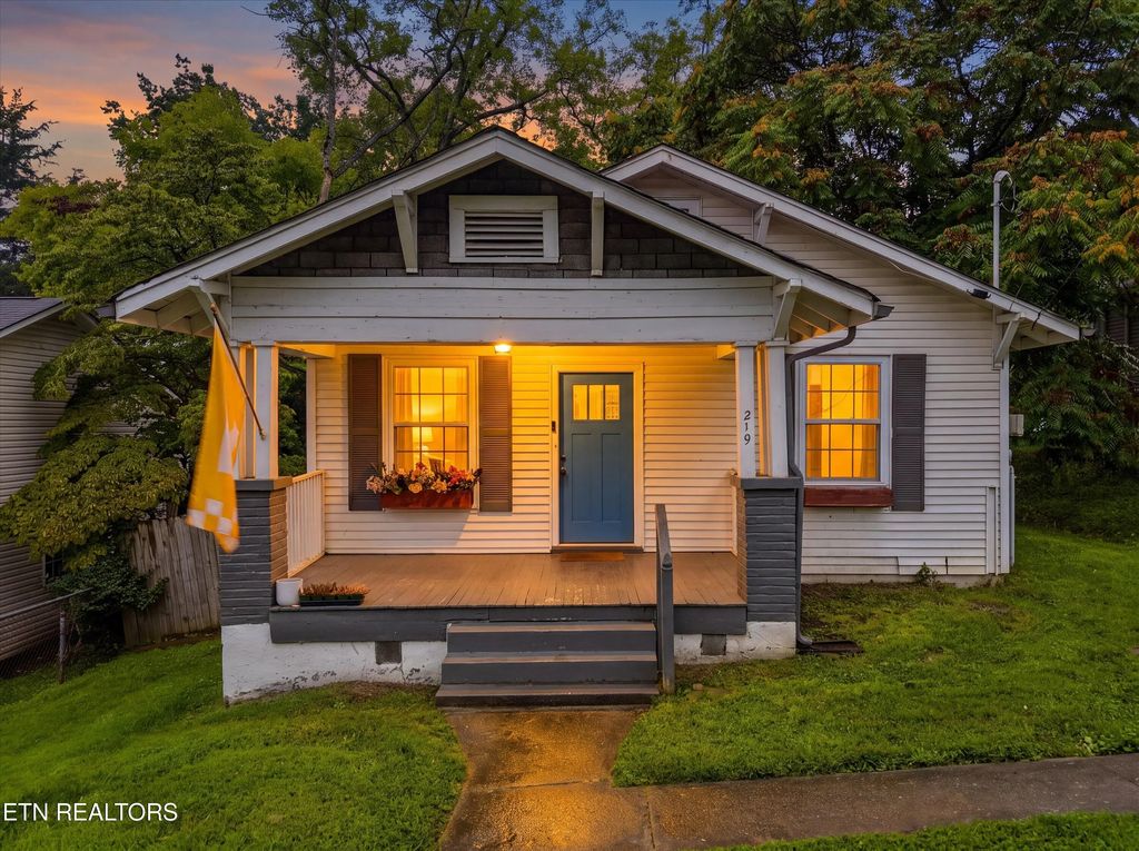 219 N Park St, Knoxville
