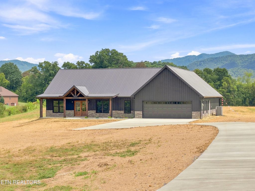770 Rock Hill Rd, Newport