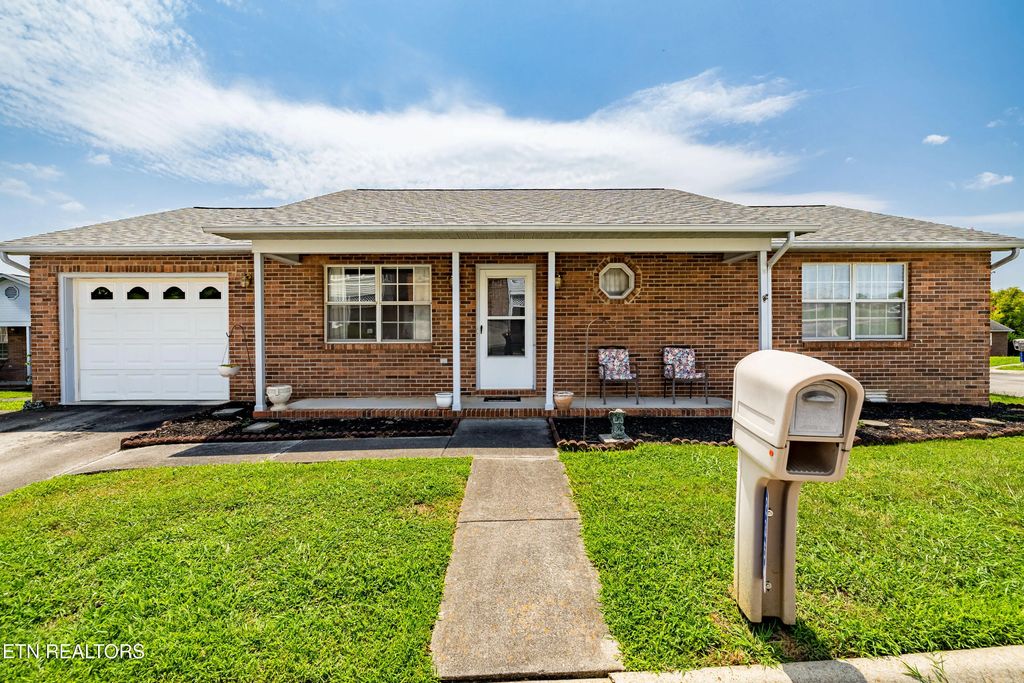 2354 Governors Court, Maryville