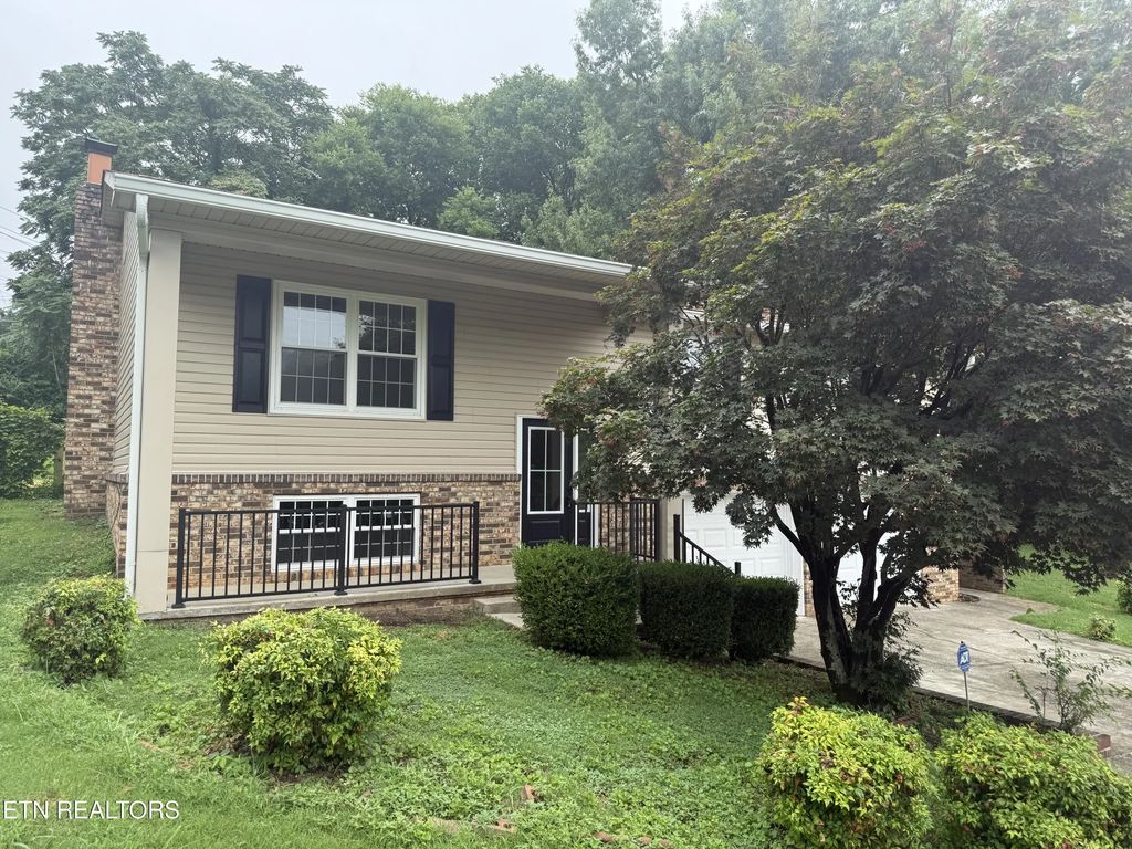 2028 Wayne Circle, Maryville
