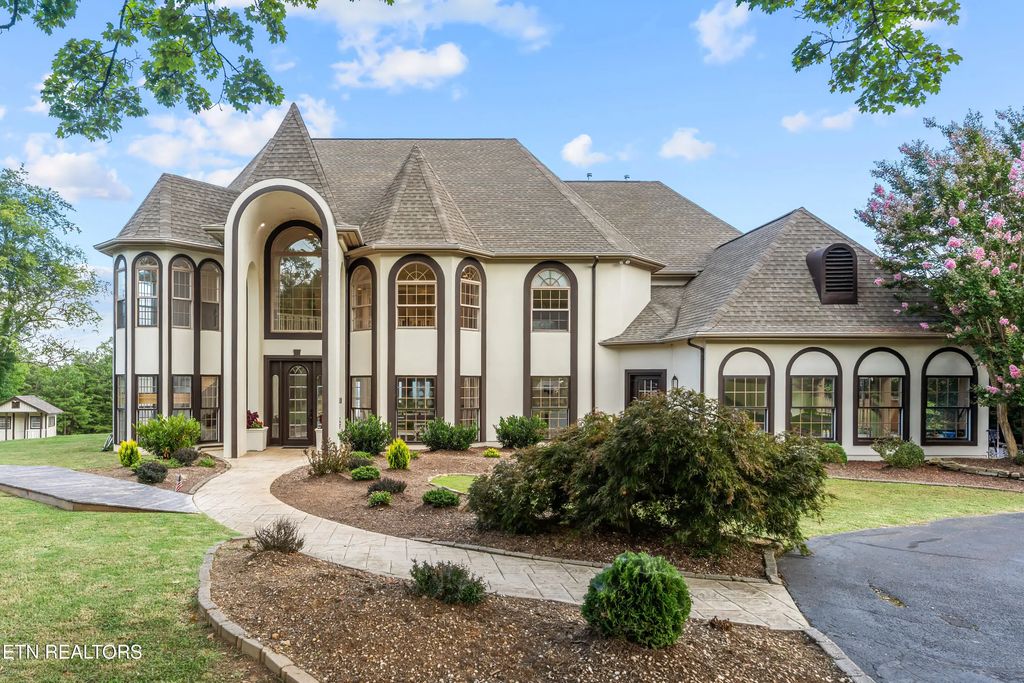 390 Highway 113, White Pine