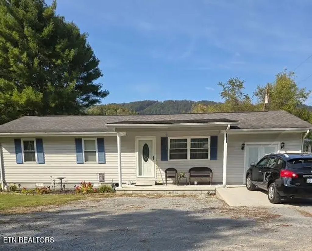 5829 Dr Thomas Walker Rd, Rose Hill
