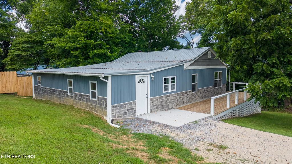 305 Augusta Ave, Maryville