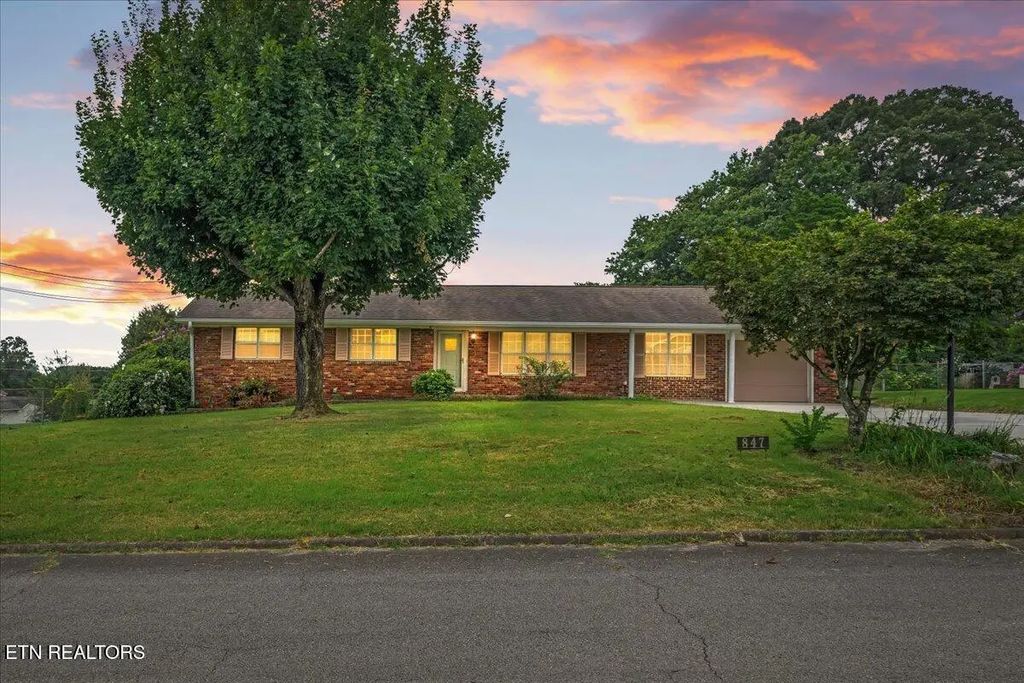 847 Calloway Circle, Lenoir City