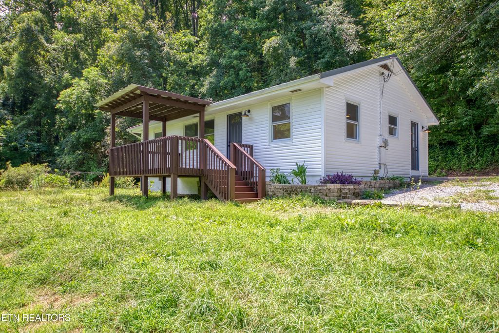 150 Dewey Davis Rd, Walland