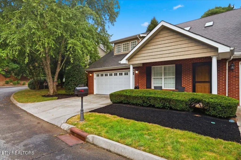 10959 Woodford Bend Way, Knoxville