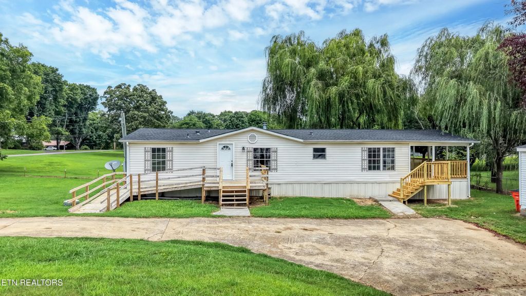 127 County Road 77, Riceville