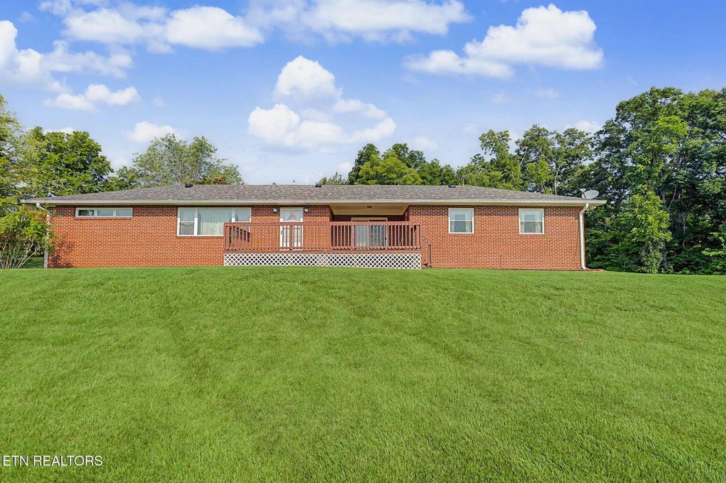 10890 Warrensburg Rd, Midway