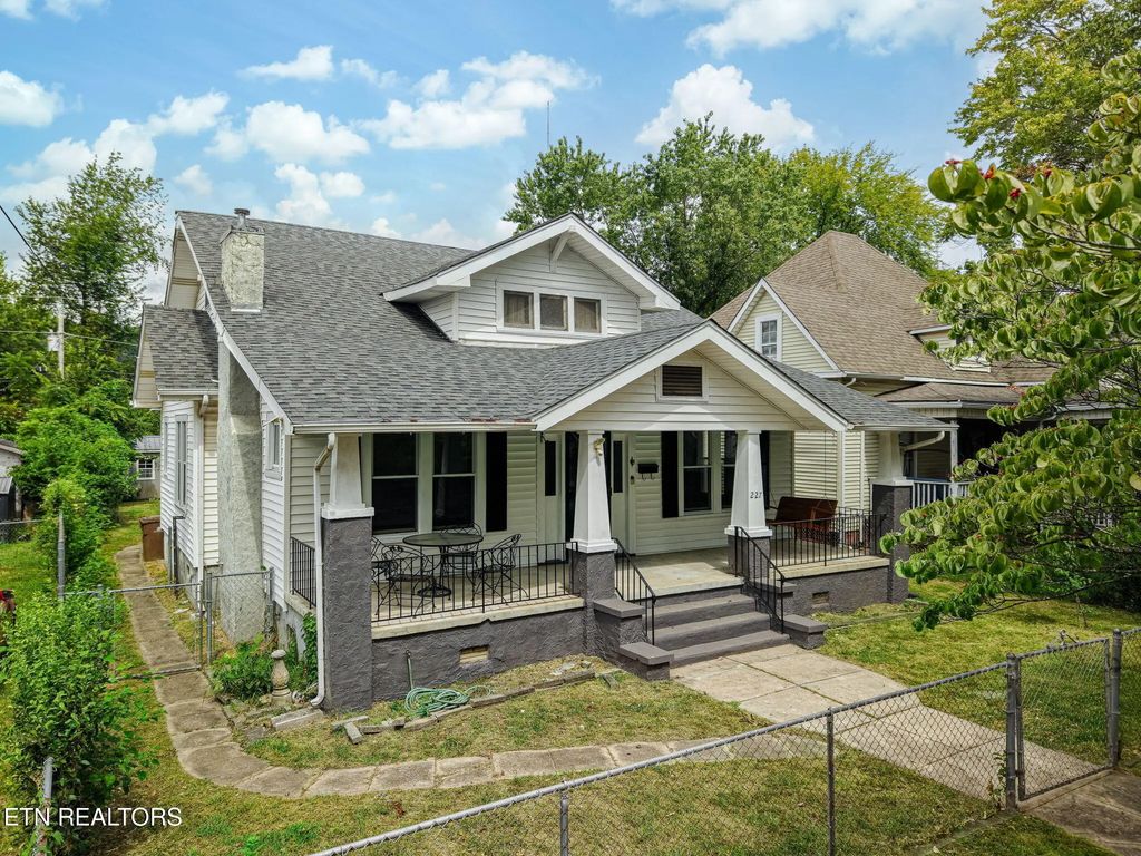 227 E Burwell Ave, Knoxville
