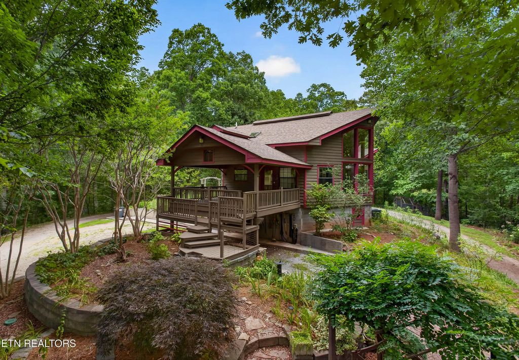 242 Deer Run Drive, Maryville