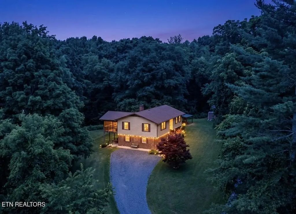 285 Noahs Ridge Rd, Pennington Gap