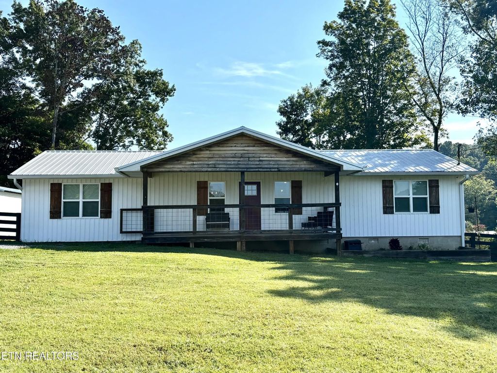 106 Moccasin Hollow Lane, Clinton